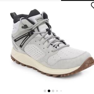 Merrell Mens Wildwood M Mid Ltr WP Hiking Boot Sz 9 NWT And Flaw